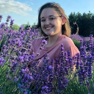 Meet your Posher, Alyssa